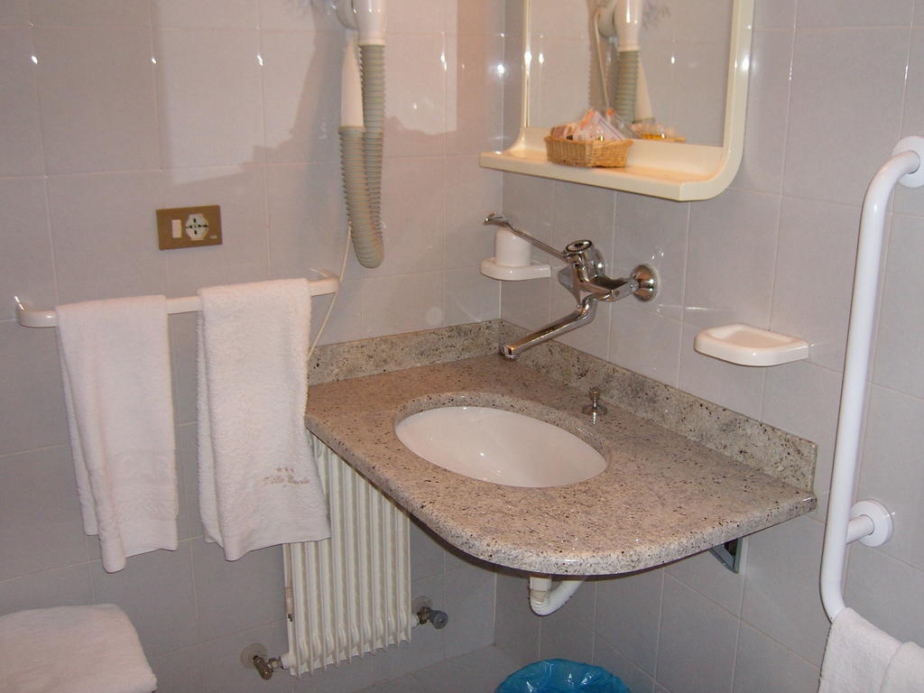 Hotel Villa Carla Градо Стая снимка